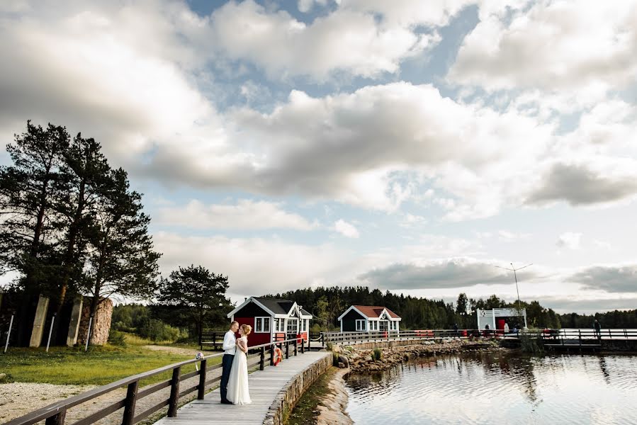 Hääkuvaaja Avel Burlak (avel). Kuva otettu 29. lokakuuta 2019