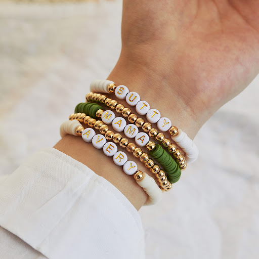 Title 5, Womens Acrylic Round Bead Bracelet Set, a colo...