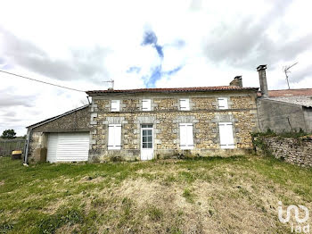 maison à Saint-Bonnet-sur-Gironde (17)