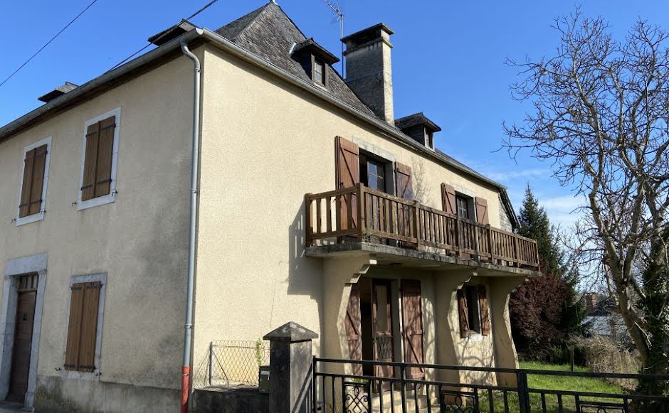 Vente propriété 7 pièces 170 m² à Mauléon-Licharre (64130), 182 000 €