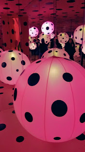 Visiting Yayoi Kusama Infinity Mirrors at Seattle Art Museum - Yayoi Kusama, Dots Obsession — Love Transformed into Dots