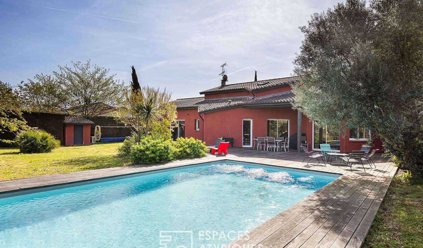 Maison avec piscine et terrasse Seilh