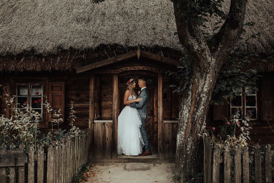 Fotógrafo de casamento Paweł Borkowski (pawelborkowski). Foto de 9 de fevereiro 2021