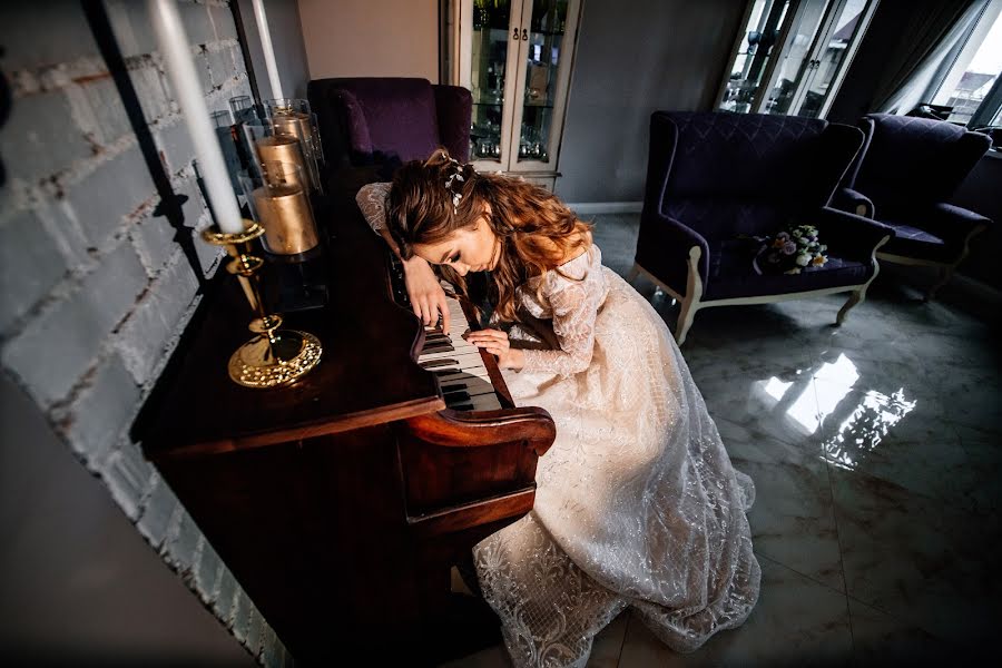 Fotógrafo de casamento Aleksandr Velimovich (velimovich). Foto de 25 de abril 2020