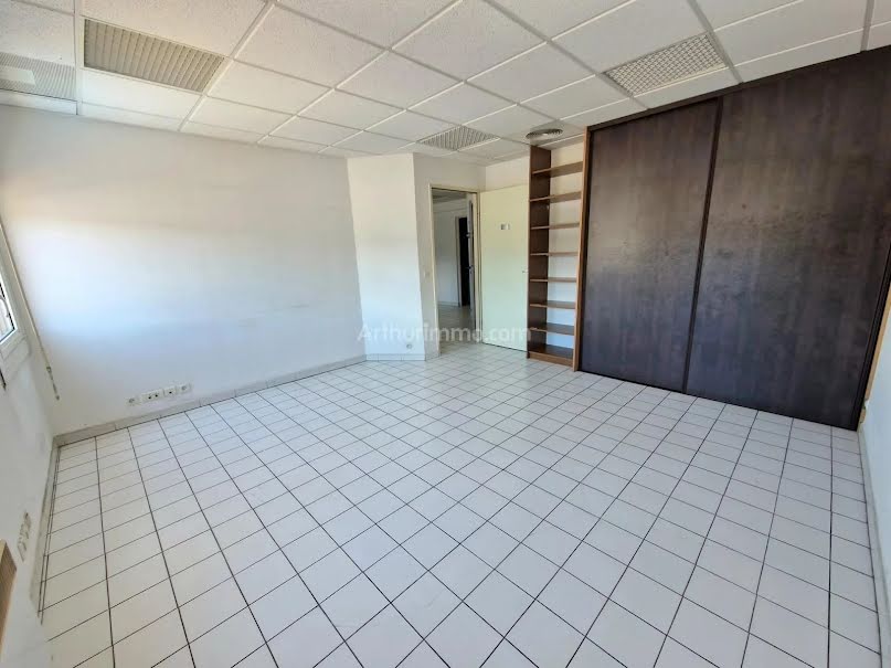 Location  locaux professionnels 4 pièces 70 m² à Draguignan (83300), 780 €