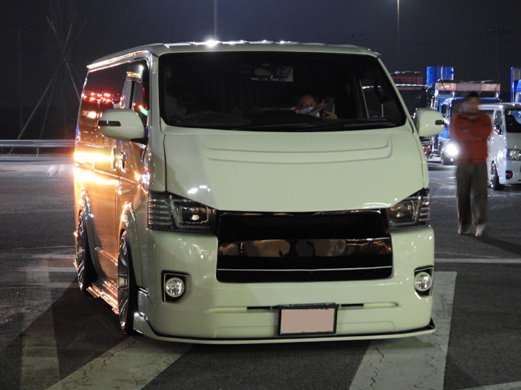 ハイエースバンのオフ会に関するカスタム事例の投稿画像1枚目