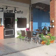 O CAT CAFÈ 貓咪咖啡廳