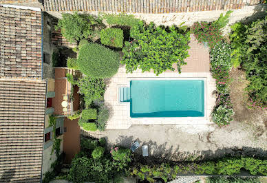 Property with pool and garden 3