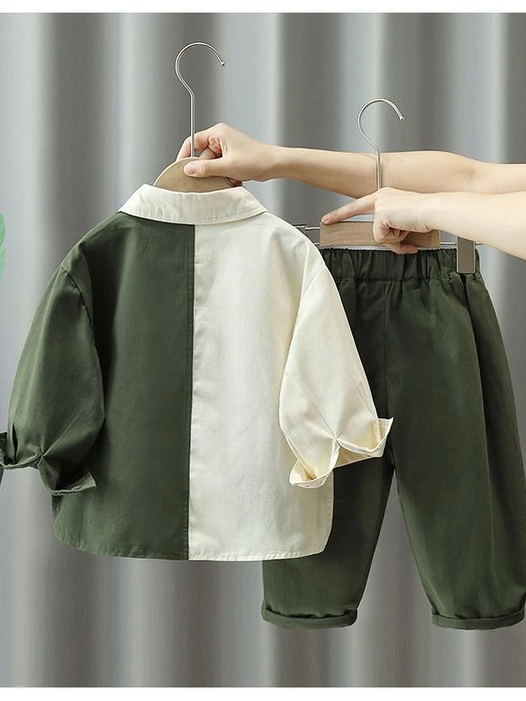 Conjunto infantil de duas peças camisa folgada manga longa para meninos. Conforto e estilo garantidos para brincar e aproveitar o dia a dia.