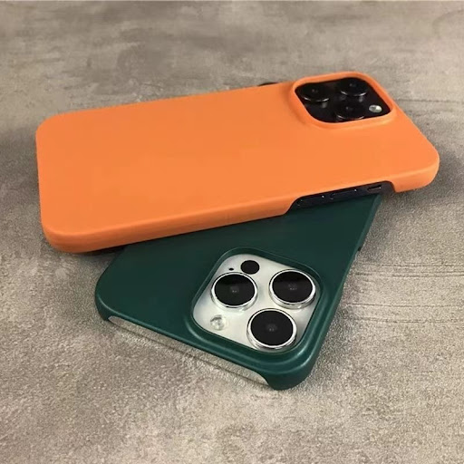 Title 9, Cover per iPhone 15 anti-impronte senza bordi. ...