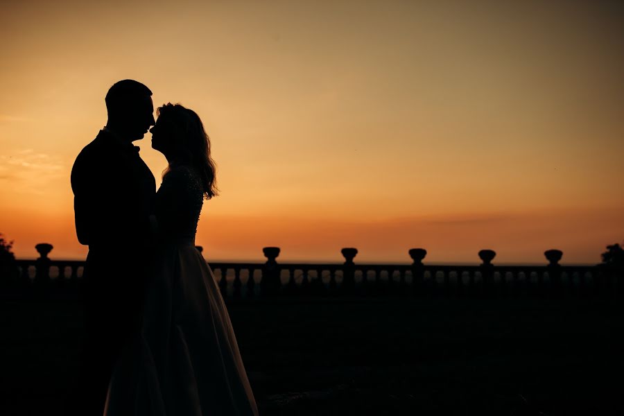 Fotógrafo de bodas Nazariy Slyusarchuk (photofanatix). Foto del 22 de junio 2019