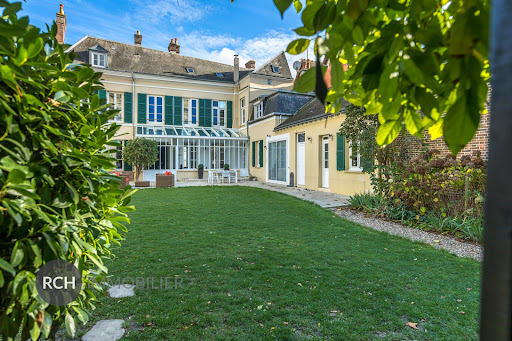 House with garden 3