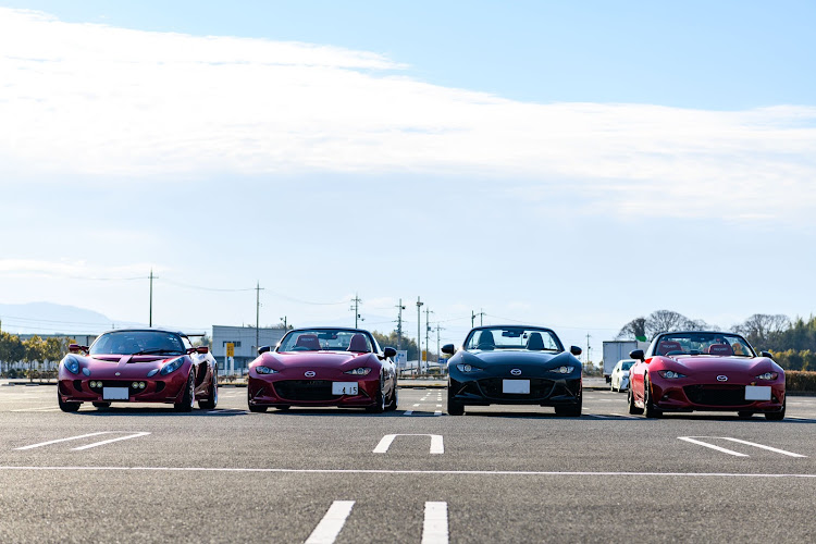 ロードスターのスポーツカー女子・出会いに感謝・楽しいツーリング撮影会！・集合時間はしっかり見とこに関するカスタム事例の投稿画像3枚目
