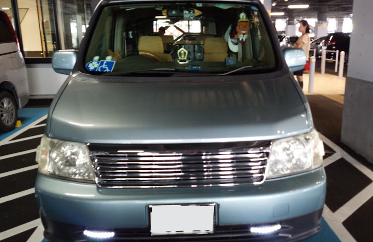 ステップワゴンのヘッドライト交換・ホイール交換・洗車に関するカスタム事例の投稿画像2枚目