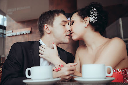 Fotógrafo de casamento Aleksandr Dyadkin (duetphotomoments). Foto de 14 de março 2017