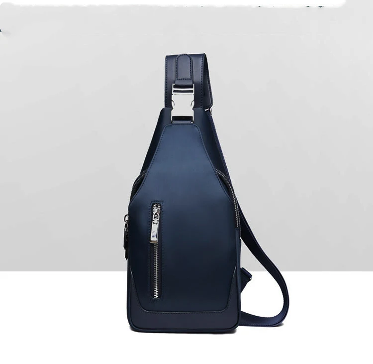 Nova bolsa mensageiro masculina de tecido Oxford para peito. Durável, confortável e espaçosa, ideal para transportar seus itens essenciais diários com facilidade.