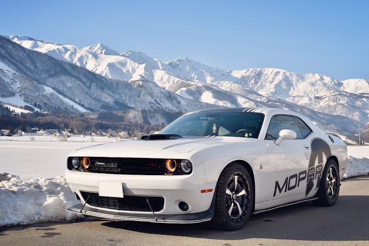 チャレンジャーの左斜め前写真展・チャレンジャー・アメ車・ドライブ・雪景色に関するカスタム事例の投稿画像1枚目
