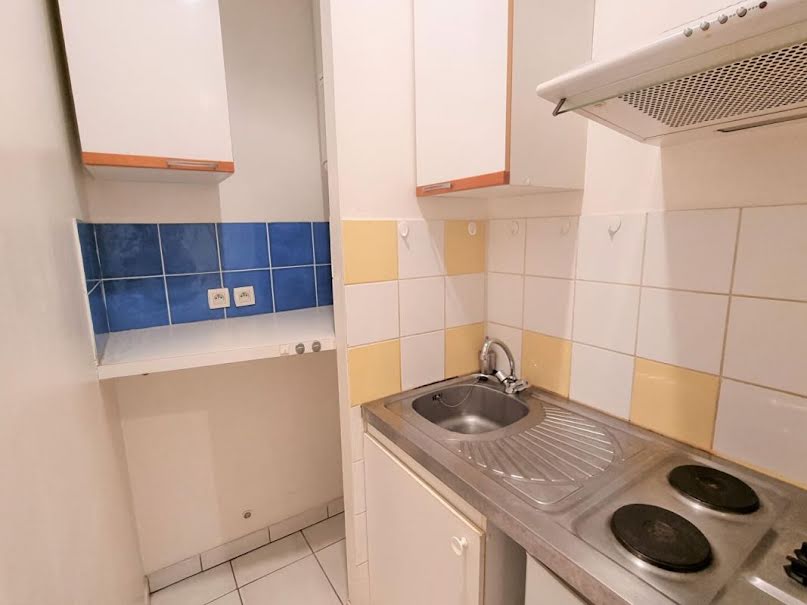 Location  appartement 1 pièce 28 m² à Albi (81000), 388 €