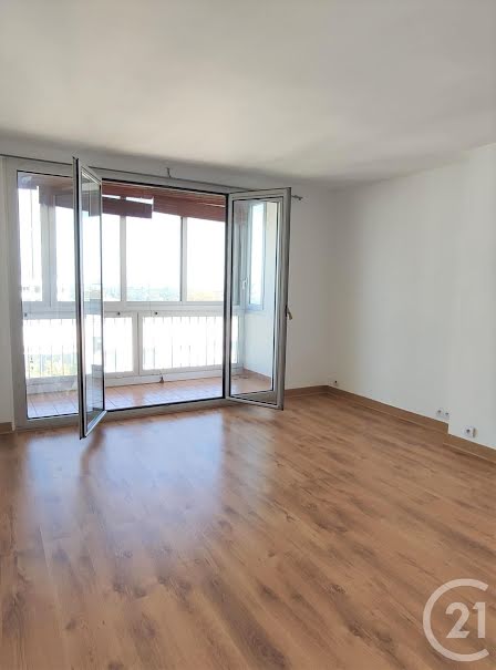 Location  appartement 3 pièces 71 m² à Saint-Cloud (92210), 1 680 €