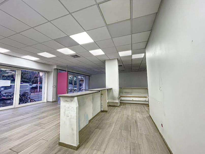 Location  locaux professionnels 1 pièce 130 m² à Cannes (06400), 3 150 €