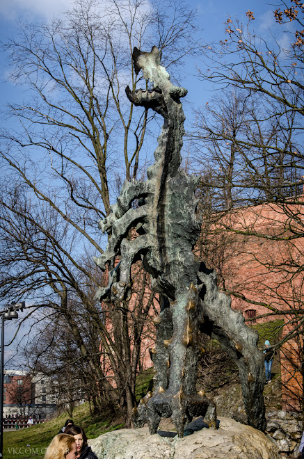 Дракон возле крепости, Краков