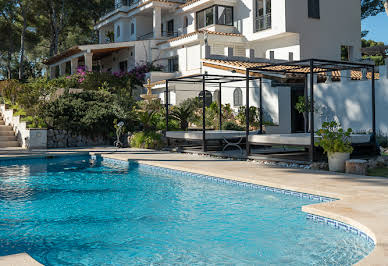 Villa avec piscine en bord de mer 1