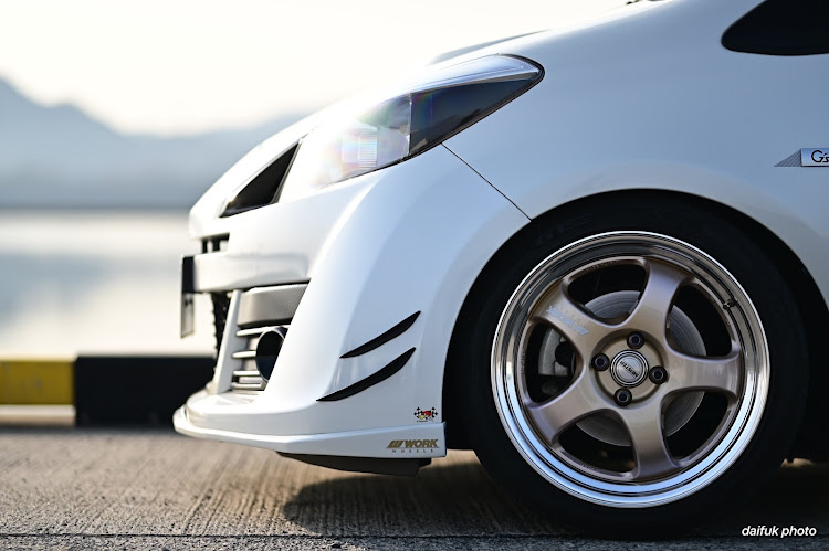 ヴィッツの岡山・プチ撮影会・車は常に綺麗に！・ホイールショット・撮影スポットがない😆に関するカスタム事例の投稿画像1枚目