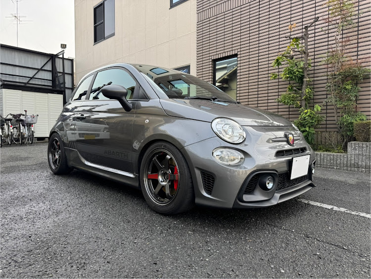 595の洗車・仕事の合間にやっちゃいました・コーティングはまた今度に関するカスタム事例の投稿画像1枚目