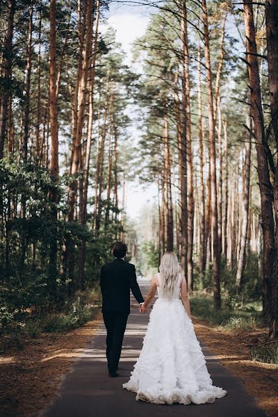 Fotógrafo de casamento Єlizaveta Gubanova (gubanova19). Foto de 2 de abril 2019