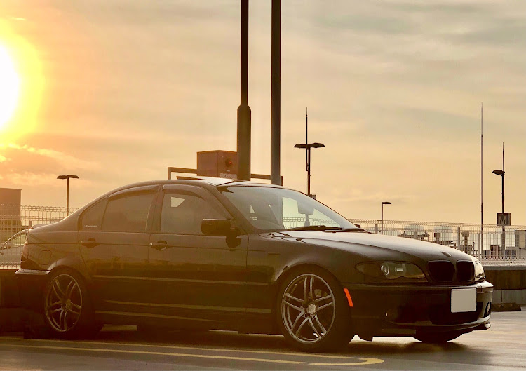 320i Mスポーツの良い年をお迎え下さい❗・今年を振り返り・ピックアップありがとうございました・年末のご挨拶・今年もあとわずかに関するカスタム事例の投稿画像1枚目