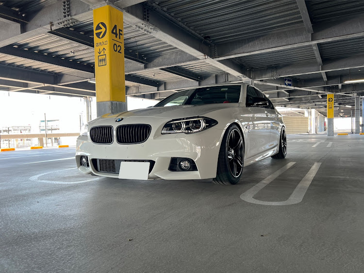 5シリーズ セダンの愛車の好きな角度・ドライブに関するカスタム事例の投稿画像1枚目