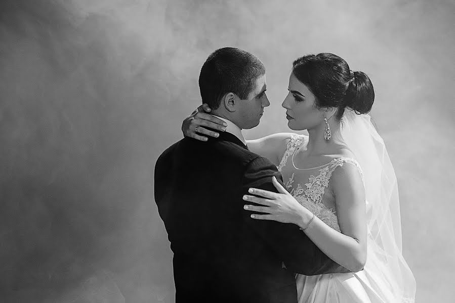 Wedding photographer Dmitriy Oleynik (dmitriyoleinik). Photo of 9 December 2017