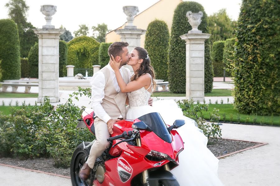 Wedding photographer Brigitta Jánosi (janosibrigi). Photo of 27 March 2019