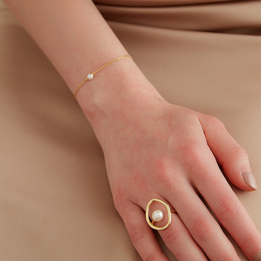 Title 4, Womens Simple Natural Freshwater Pearl Bracele...