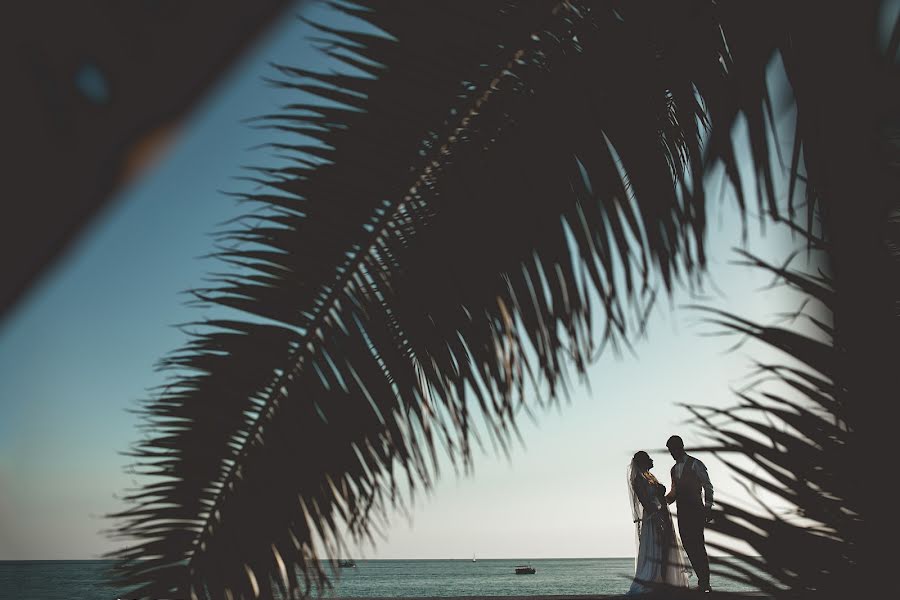 Fotógrafo de casamento Georgiy Galogre (galo). Foto de 14 de janeiro 2020