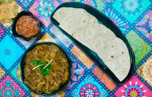 Roti With Kandhe Ki Sabji