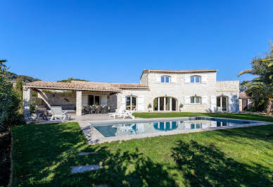 Villa avec piscine et jardin 2