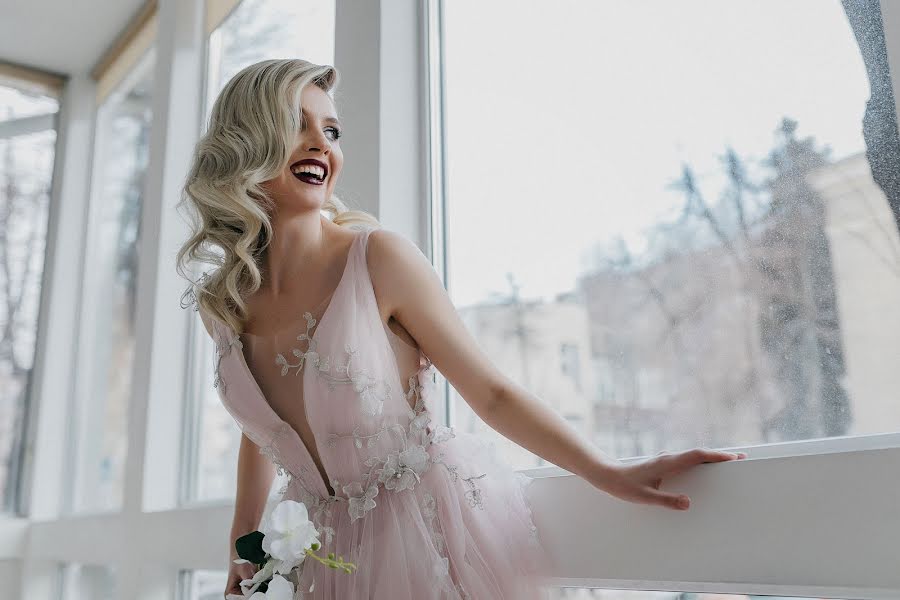 Wedding photographer Evgeniya Rossinskaya (evgeniyaross). Photo of 11 March 2019