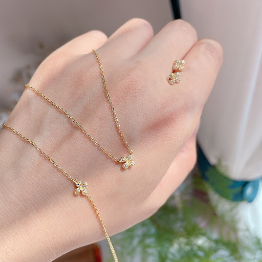 Title 6, Womens Fashion Petals Japanese-style Clavicle ...