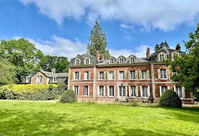 Propriété avec piscine et jardin 15