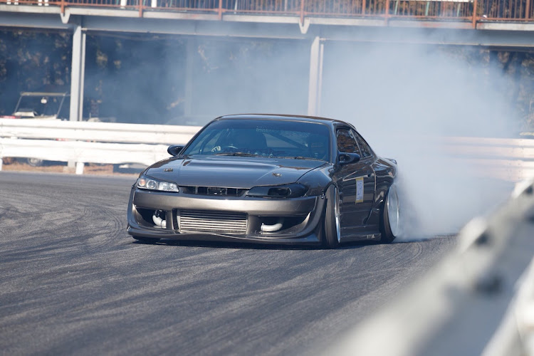 シルビアのREALIZE・大塚風・s15シルビア・VS-kfに関するカスタム事例の投稿画像3枚目