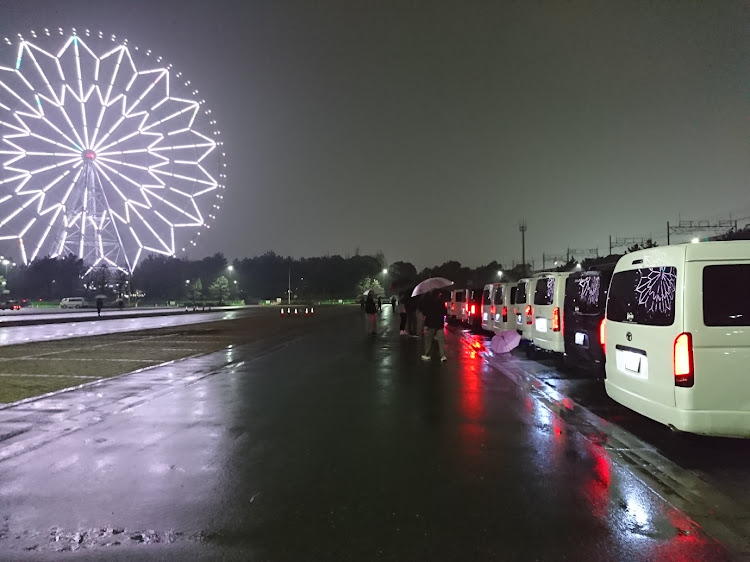 ハイエースバンの葛西臨海公園・ハイエースオフ会・観覧車・小雨降る中オフ会・お疲れ様ですに関するカスタム事例の投稿画像3枚目