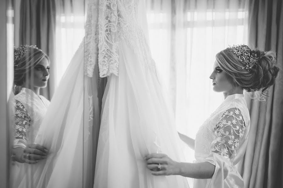 Fotógrafo de casamento Konstantinos Poulios (poulios). Foto de 8 de novembro 2019