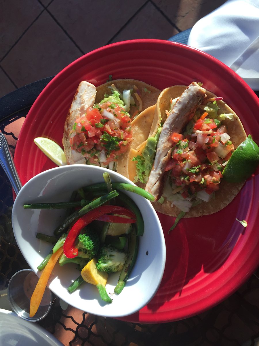 Delicious fish tacos with grilled vegetables