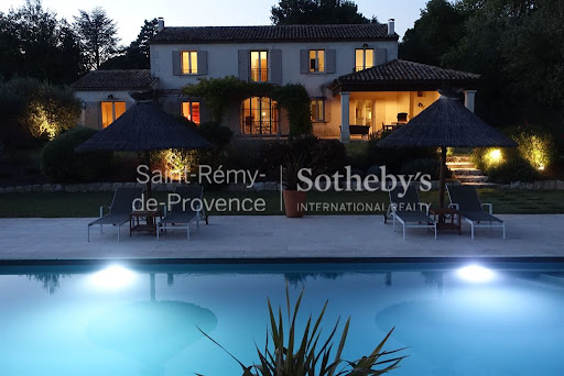 House with pool and terrace 5