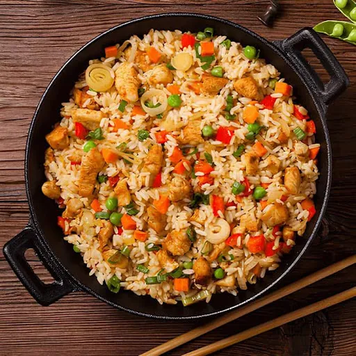 Chicken Schezwan Fried Rice [Serves 2]