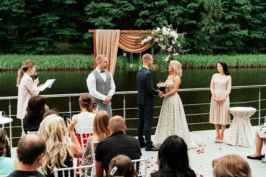 Fotógrafo de casamento Margarita Sokolova (margaretvladi). Foto de 27 de julho 2020