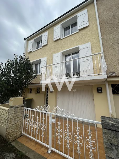 Vente maison 4 pièces 98 m² à Castres (81100), 130 000 €