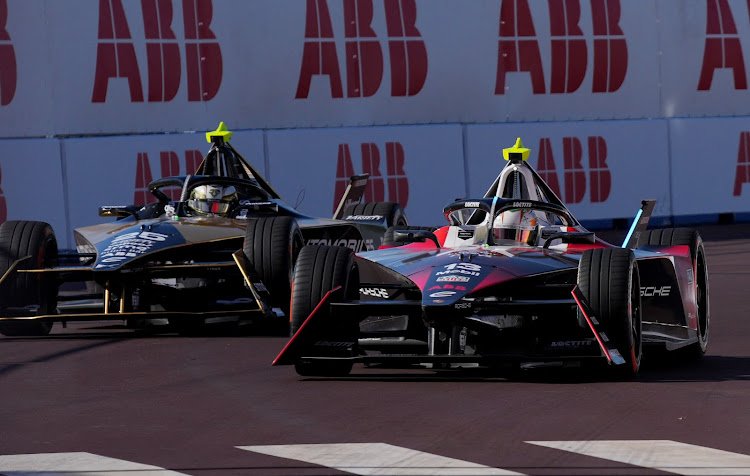 Antonio Felix Da Costa leads Jean-Eric Vergne in Saturday's inaugural Cape Town ePrix. Picture: REUTERS