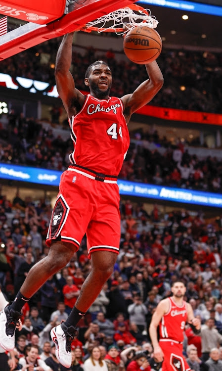 Chicago Bulls forward Patrick Williams (44) dunks the ball against the LA Clippers in overtime at United Center.